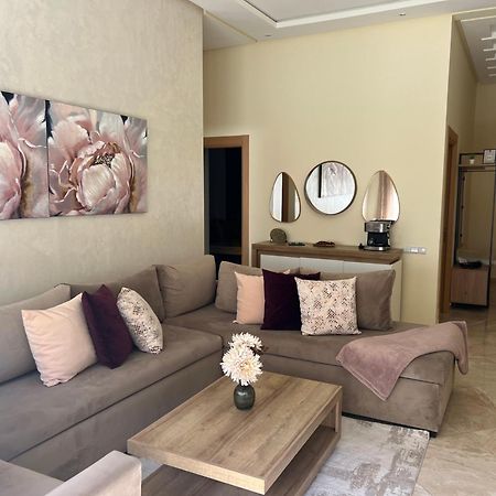 Apparemment De Luxe Vue Piscine Apartment Бузника Екстериор снимка