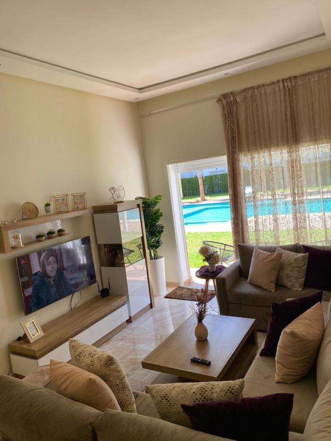 Apparemment De Luxe Vue Piscine Apartment Бузника Екстериор снимка