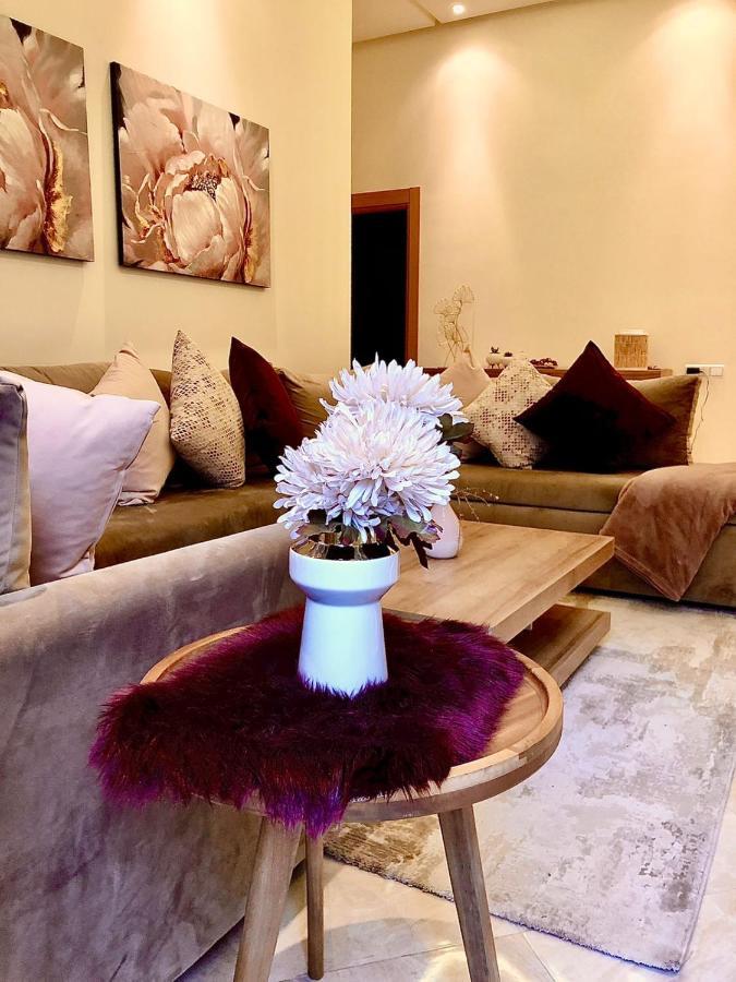 Apparemment De Luxe Vue Piscine Apartment Бузника Екстериор снимка