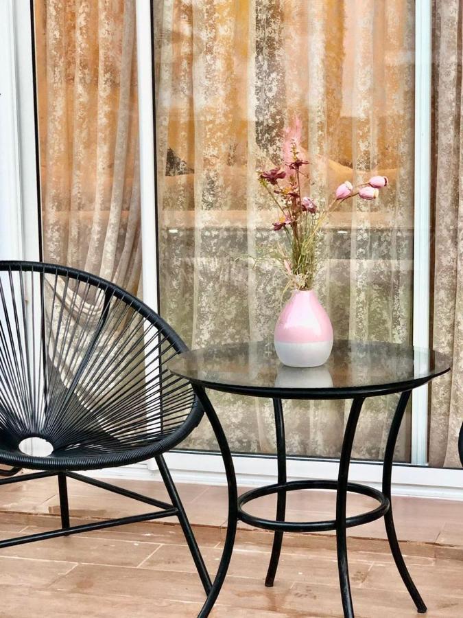Apparemment De Luxe Vue Piscine Apartment Бузника Екстериор снимка