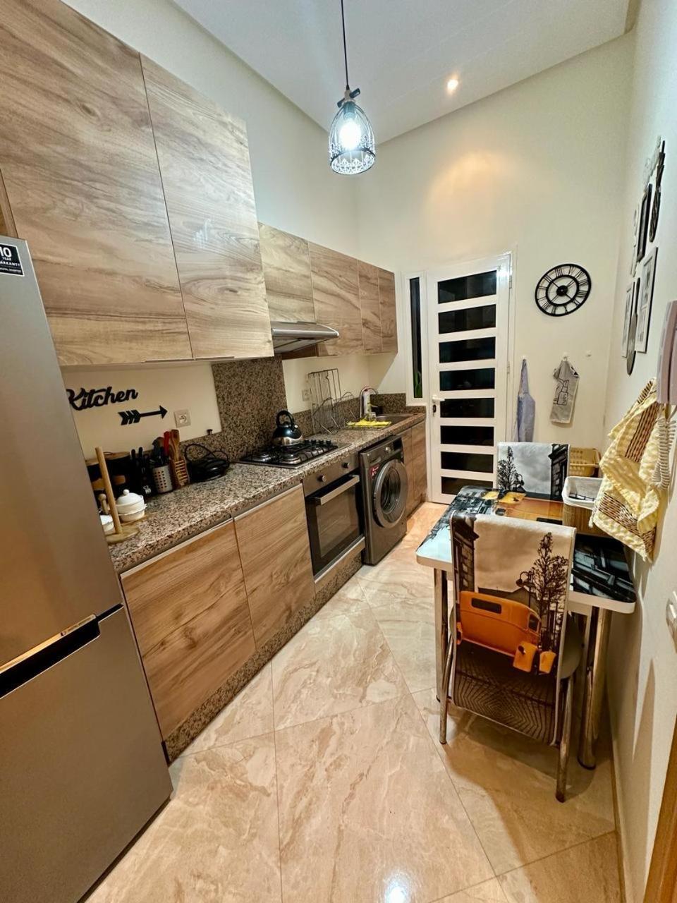 Apparemment De Luxe Vue Piscine Apartment Бузника Екстериор снимка