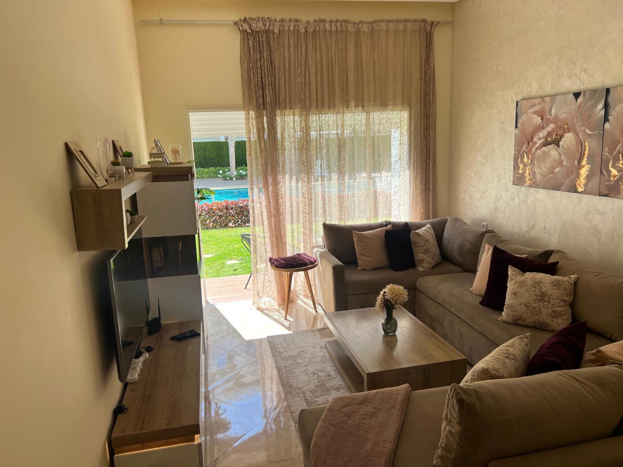 Apparemment De Luxe Vue Piscine Apartment Бузника Екстериор снимка
